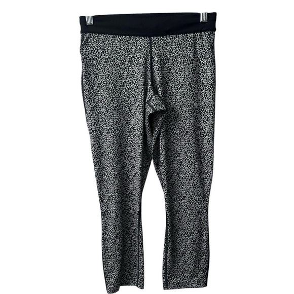 Nike Pants - Nike Cropped Dri-Fit Leggings